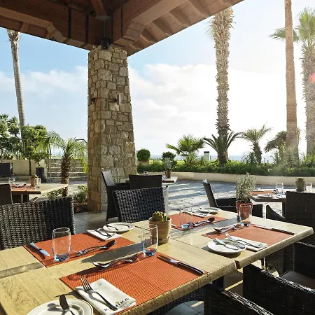 亚历山大海滩酒店 4* Paphos