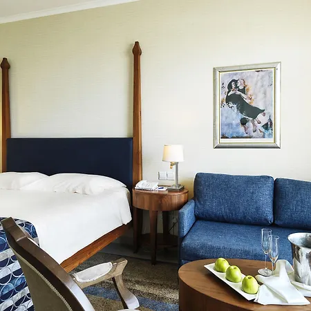 מלון Alexander The Great 4*