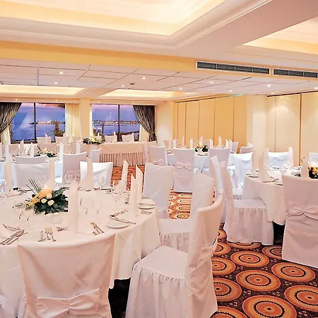 מלון Alexander The Great 4*